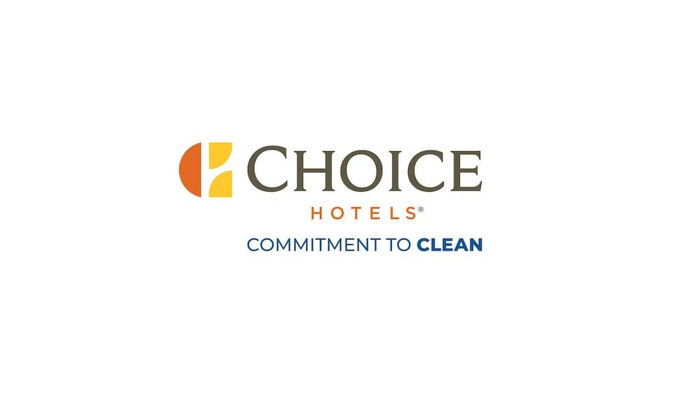 Quality Denver Hotel 2*