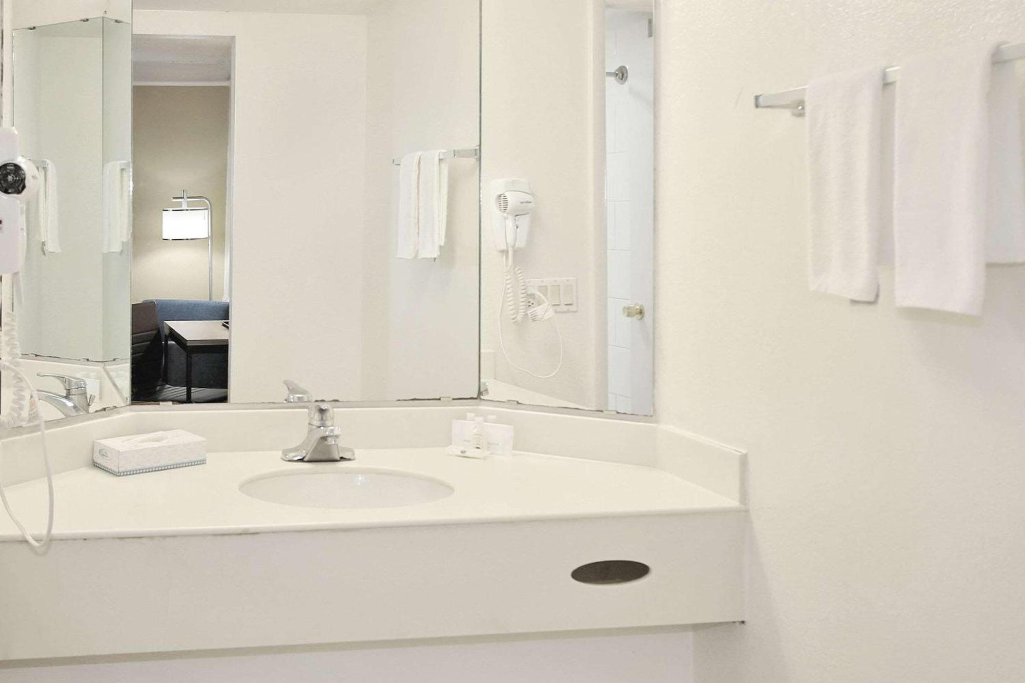 Quality Denver Hotel Aurora