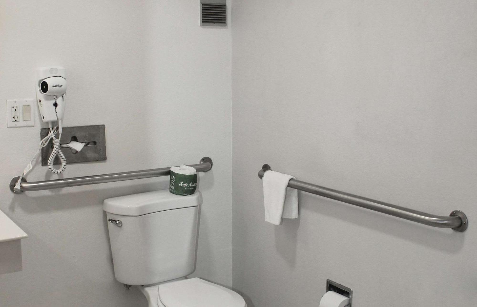 Quality Denver Hotel 2*